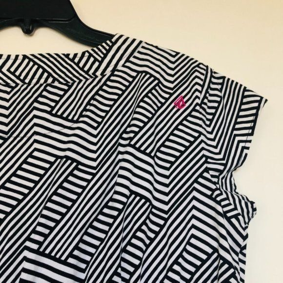 Volcom Black/White Capped SleeveTee/Blouse- Size Large - Picture 8 of 8